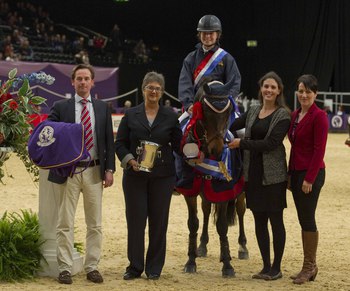 Hallie Lunn Jumps to Success in the Blue Chip Pony Newcomers Championship Hallie Lunn Jumps to Success in the Blue Chip Pony Newcomers Championship